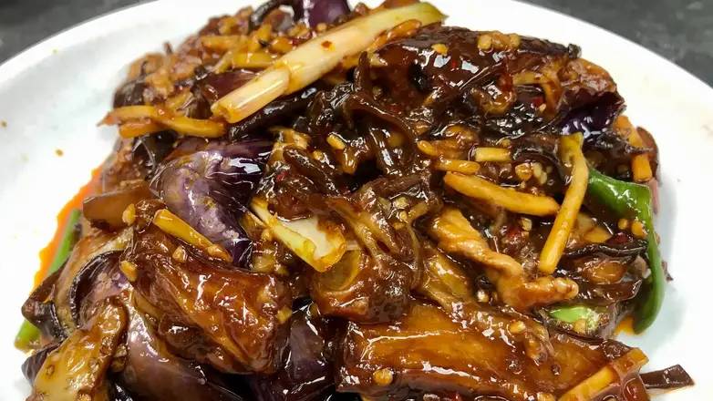 339. Yu Shiang Eggplant (Sautéed with Spicy Garlic Sauce) 魚香茄子